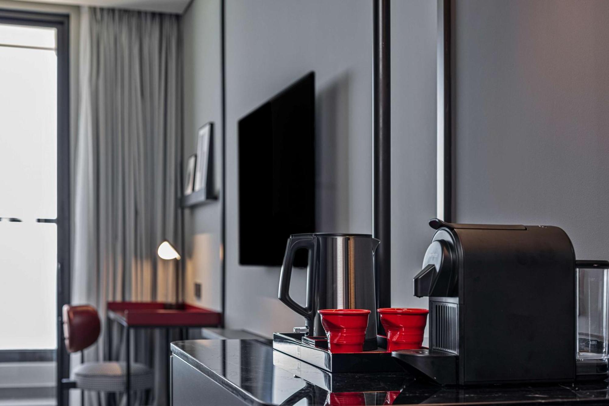 Отель Radisson Red Danang Экстерьер фото