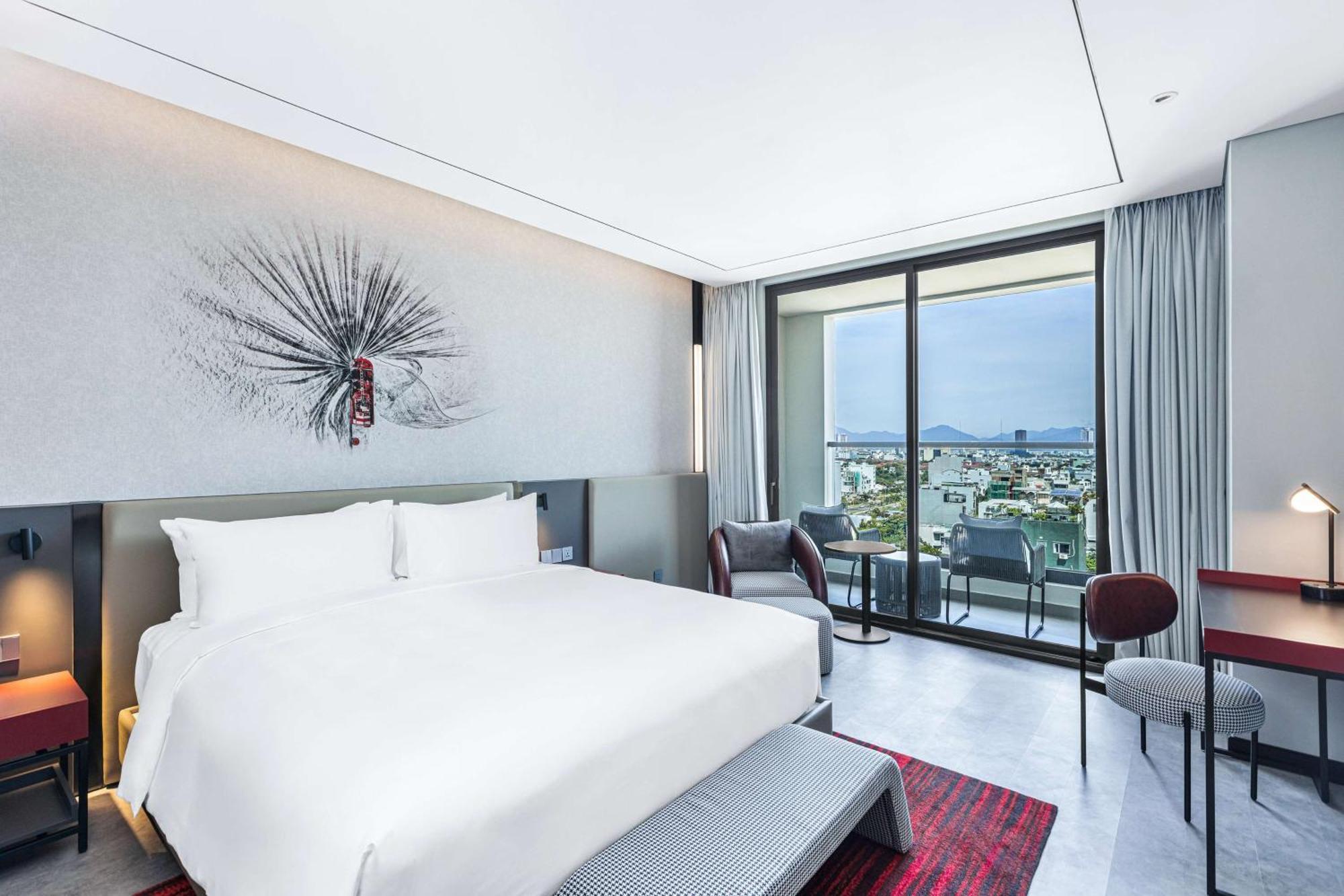 Отель Radisson Red Danang Экстерьер фото